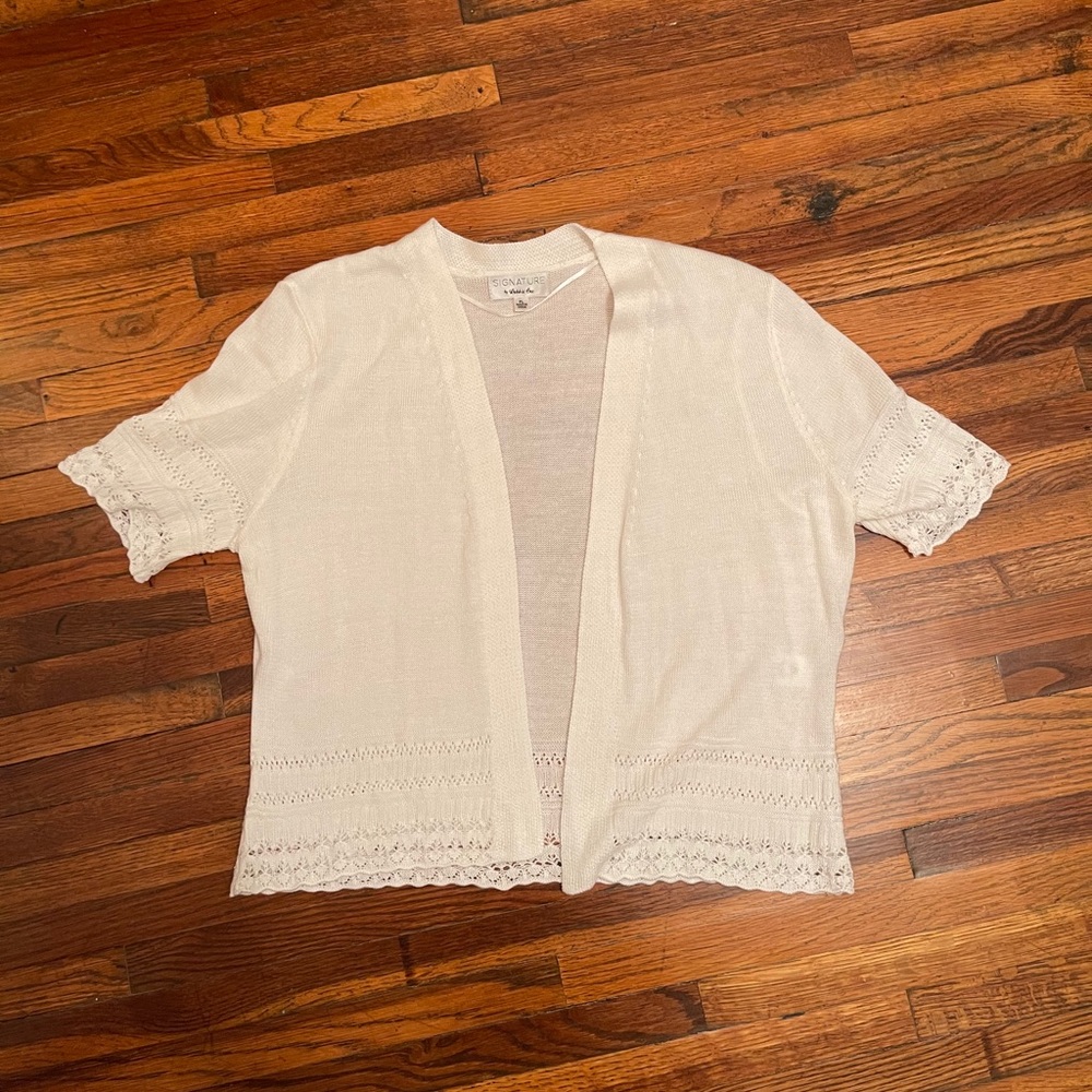 Like new, white crop shrug-cardigan, size PL